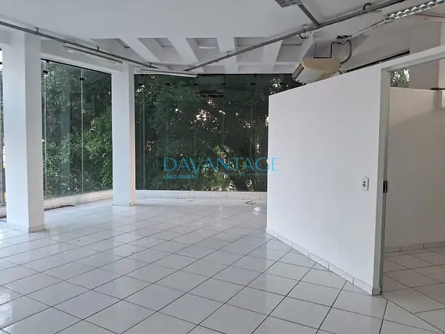 Conjunto comercial com 140m², para alugar, no bairro Moinho Velho em São Paulo