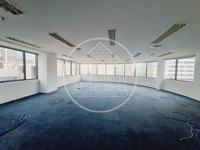 Conjunto comercial com 223m², para alugar, no bairro Cidade Monções em São Paulo