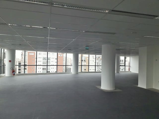 Conjunto comercial com 386m², para alugar, no bairro Vila Nova Conceição em São Paulo