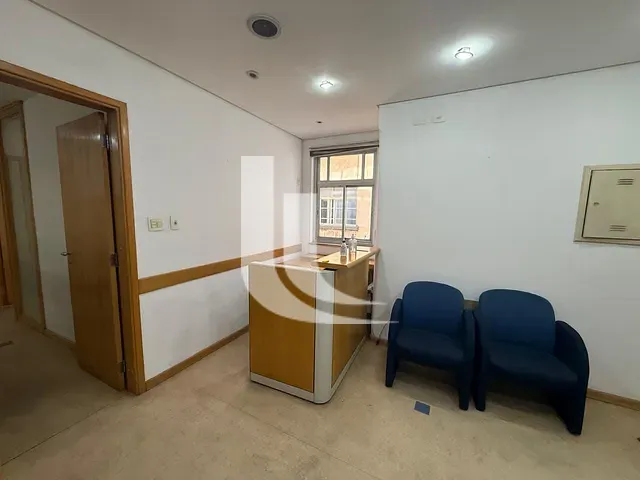 Conjunto comercial à venda ou para alugar, no bairro República em São Paulo