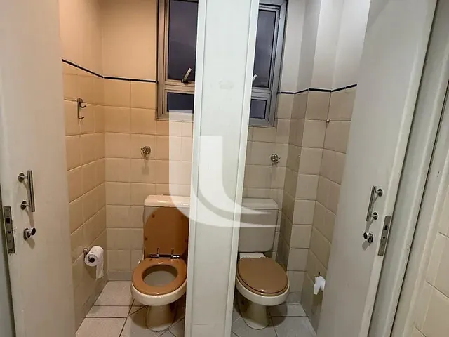 Conjunto comercial à venda ou para alugar, no bairro República em São Paulo