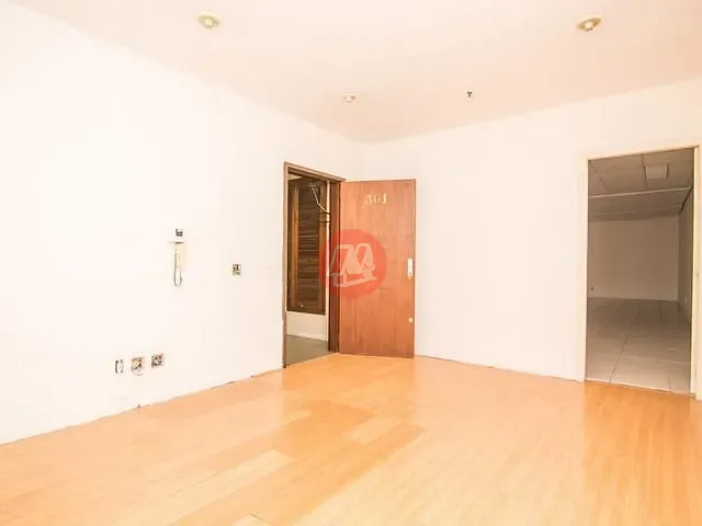 Conjunto comercial com 75m², para alugar, no bairro Centro Histórico em Porto Alegre