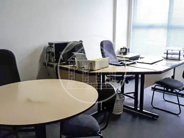Conjunto comercial com 30m², à venda, no bairro Santo Amaro em São Paulo