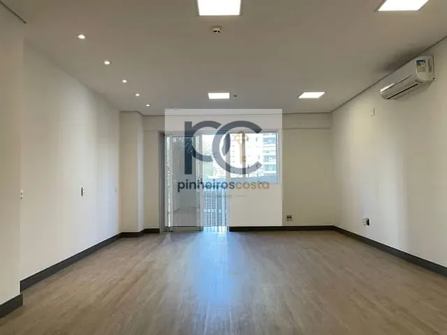 Conjunto comercial à venda, no bairro Santo Amaro em São Paulo