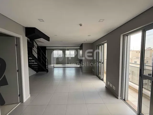 Conjunto comercial com 117m², para alugar, no bairro Moema em São Paulo
