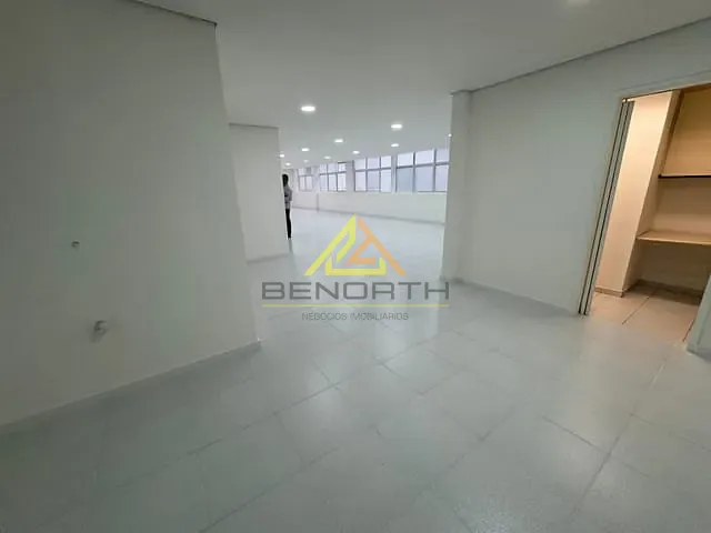 Conjunto comercial com 195m², para alugar, no bairro Bela Vista em São Paulo
