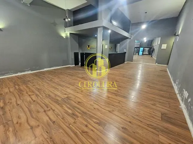 Conjunto comercial com 210m², à venda, no bairro República em São Paulo