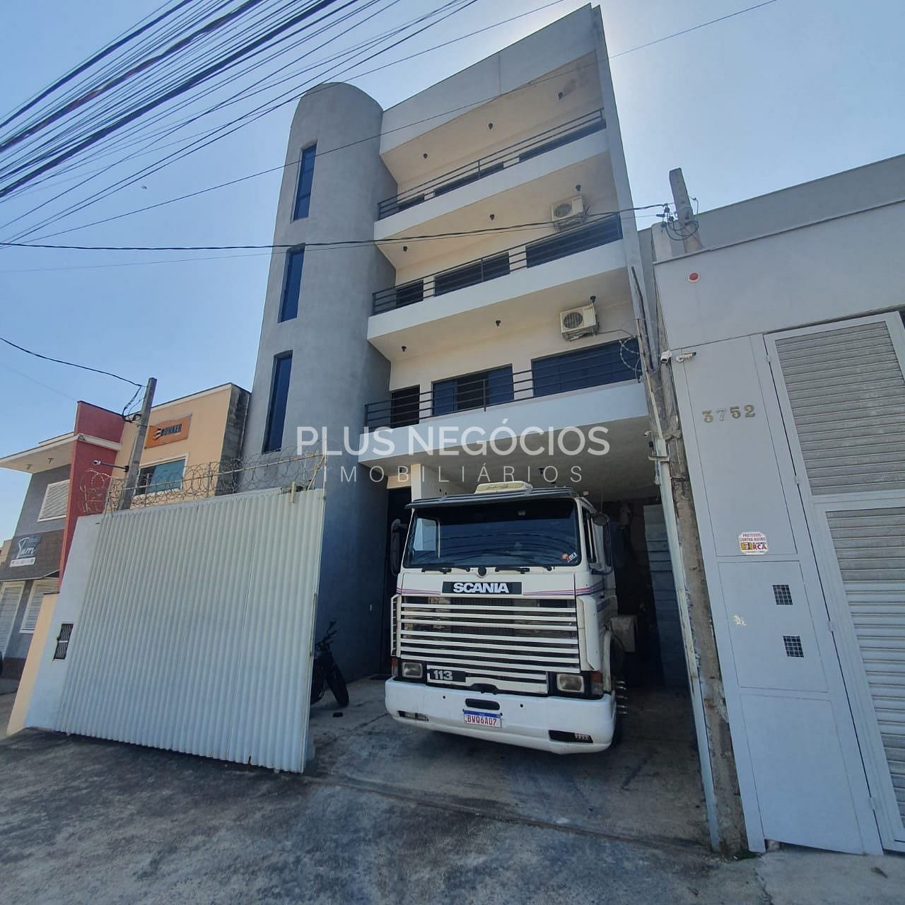 Depósito-Galpão-Armazém à venda, 352m² - Foto 1