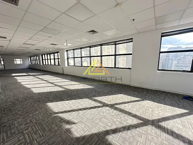 Conjunto comercial com 377m², para alugar, no bairro Vila Buarque em São Paulo