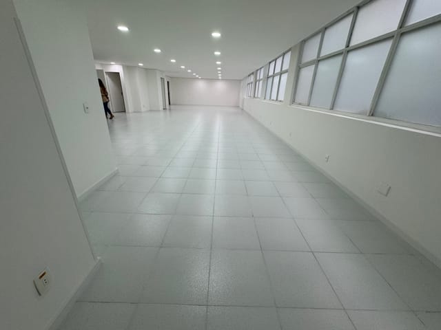 Conjunto comercial à venda ou para alugar, no bairro Bela Vista em São Paulo