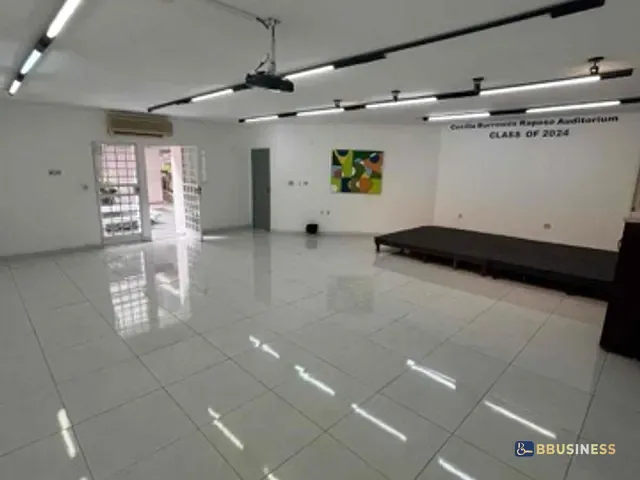 Conjunto comercial com 150m², para alugar, no bairro Parque Tamandaré em Campos dos Goytacazes