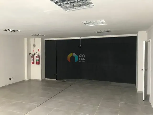 Conjunto comercial com 180m², à venda, no bairro Centro em Rio de Janeiro