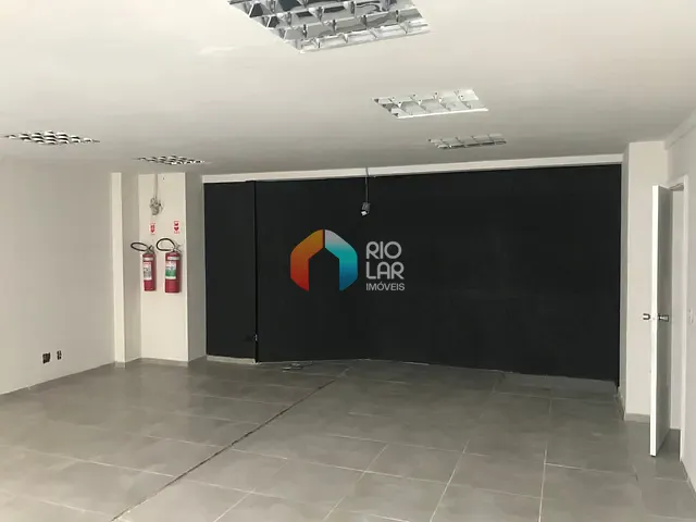 Conjunto comercial com 180m², à venda, no bairro Centro em Rio de Janeiro