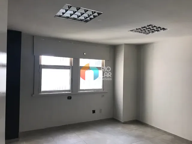 Conjunto comercial com 180m², à venda, no bairro Centro em Rio de Janeiro