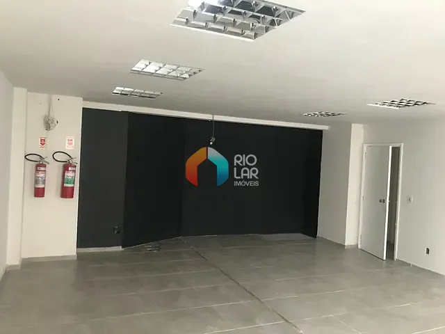 Conjunto comercial com 180m², à venda, no bairro Centro em Rio de Janeiro
