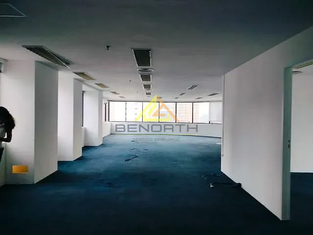 Conjunto comercial com 223m², para alugar, no bairro Cidade Monções em São Paulo