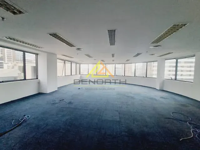 Conjunto comercial com 223m², para alugar, no bairro Cidade Monções em São Paulo