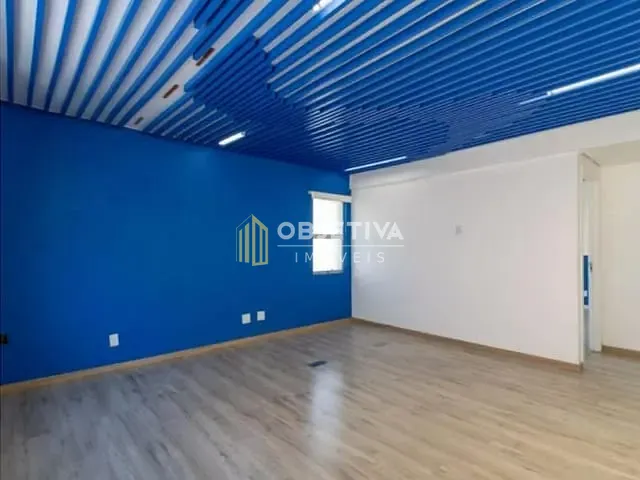 Conjunto comercial com 214m², à venda, no bairro Floresta em Porto Alegre
