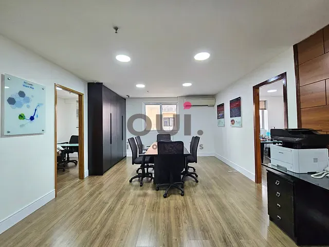 Conjunto comercial à venda, no bairro Moema em São Paulo