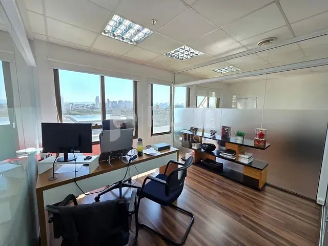 Conjunto comercial com 120m², à venda, no bairro Várzea da Barra Funda em São Paulo