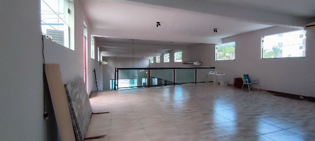 Conjunto comercial à venda ou para alugar, no bairro Centro em Bertioga