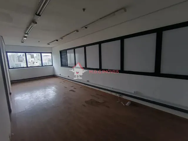 Conjunto comercial à venda ou para alugar, no bairro Liberdade em São Paulo