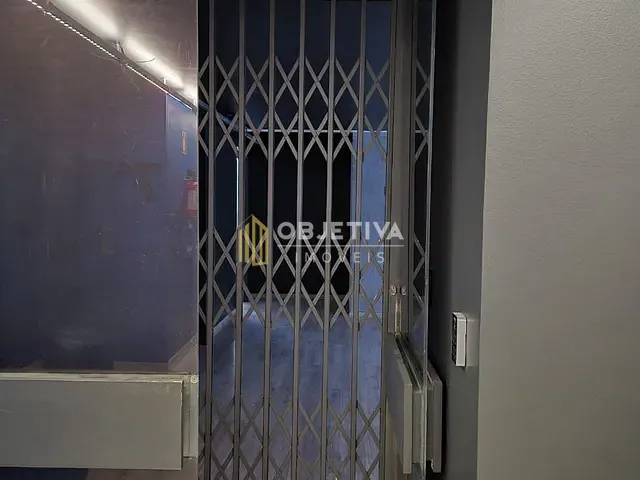 Conjunto comercial com 214m², à venda, no bairro Floresta em Porto Alegre