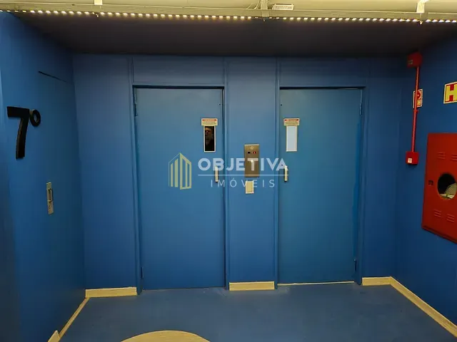 Conjunto comercial com 214m², à venda, no bairro Floresta em Porto Alegre
