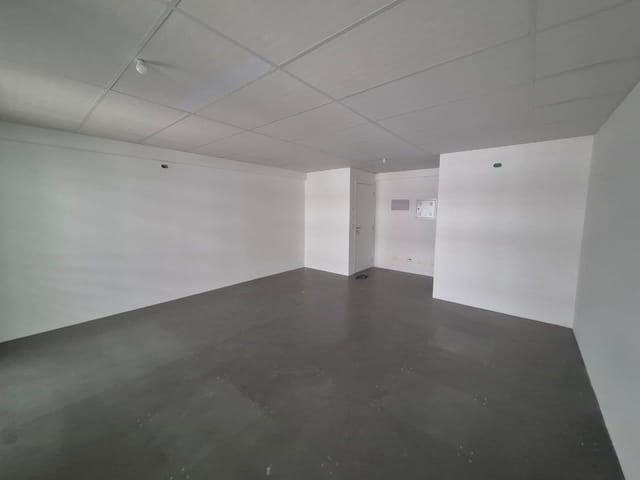 Conjunto comercial com 40m², à venda, no bairro Cerqueira César em São Paulo