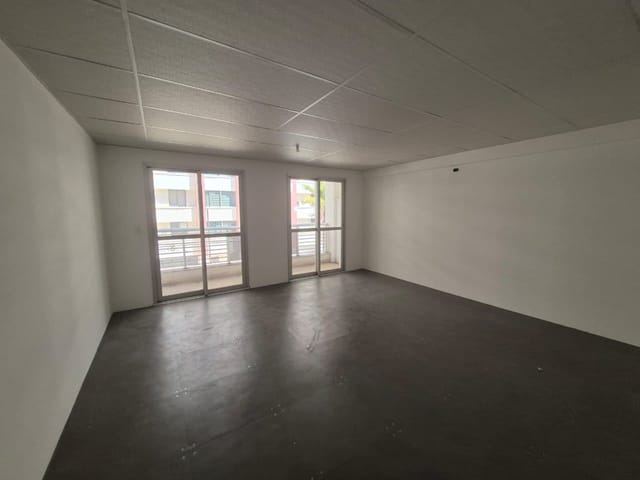 Conjunto comercial com 40m², à venda, no bairro Cerqueira César em São Paulo