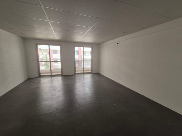 Conjunto comercial com 40m², à venda, no bairro Cerqueira César em São Paulo