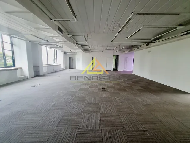 Conjunto comercial com 375m², para alugar, no bairro Brooklin em São Paulo