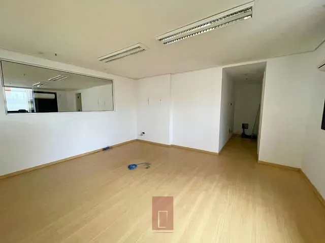 Conjunto comercial com 130m², à venda, no bairro Santa Cecília em São Paulo