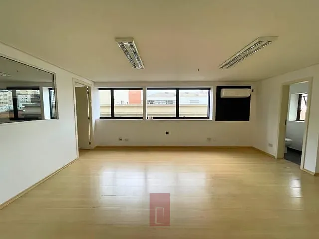 Conjunto comercial com 130m², à venda, no bairro Santa Cecília em São Paulo