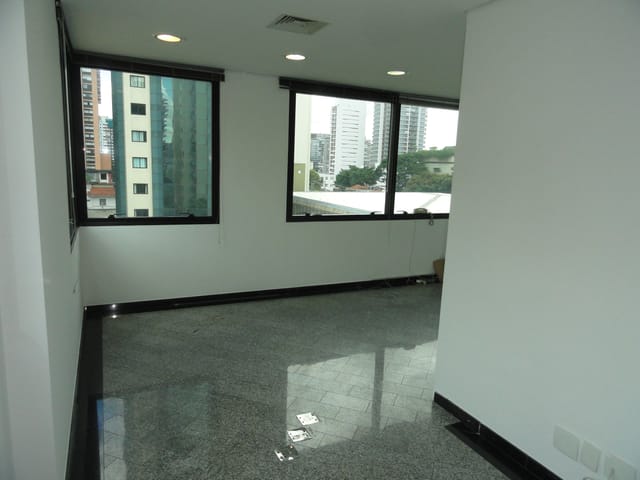 Conjunto comercial com 121m², para alugar, no bairro Vila Clementino em São Paulo