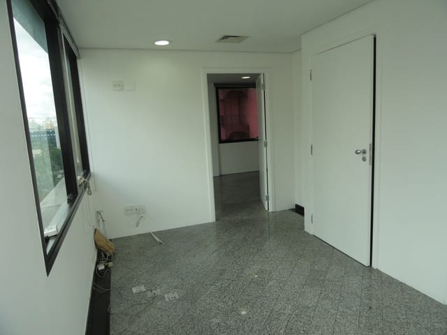 Conjunto comercial com 121m², para alugar, no bairro Vila Clementino em São Paulo