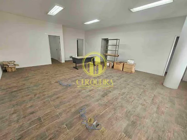 Conjunto comercial com 130m², para alugar, no bairro República em São Paulo