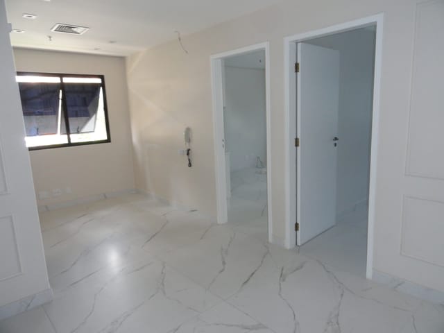 Conjunto comercial com 115m², para alugar, no bairro Vila Clementino em São Paulo
