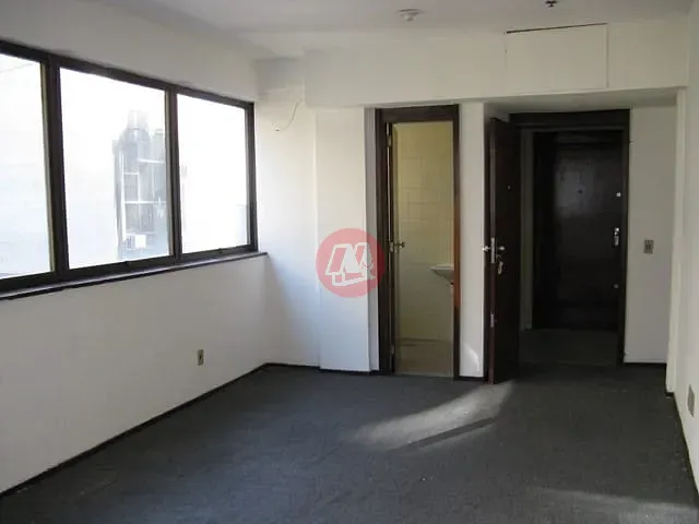 Conjunto comercial com 29m², para alugar, no bairro Centro Histórico em Porto Alegre
