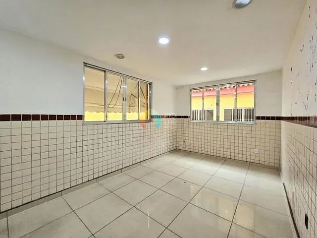 Casa com 450m², à venda, no bairro Curicica em Rio de Janeiro