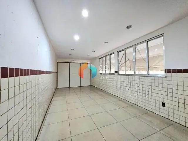 Casa com 450m², à venda, no bairro Curicica em Rio de Janeiro