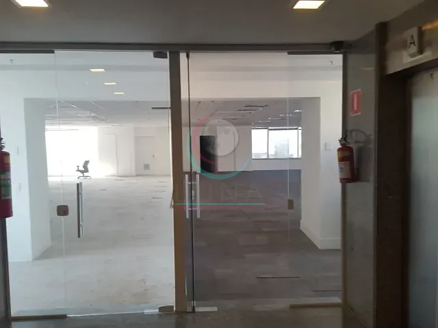 Conjunto comercial para alugar, no bairro Cidade Monções em São Paulo