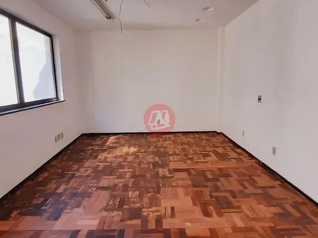 Conjunto comercial com 33m², para alugar, no bairro Centro Histórico em Porto Alegre