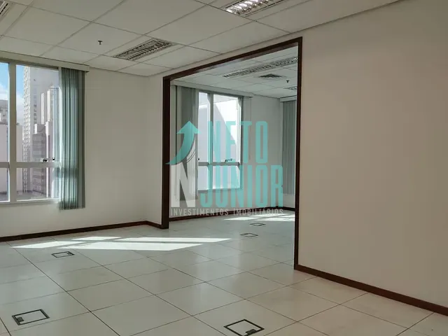 Conjunto comercial com 559m², para alugar, no bairro Itaim Bibi em São Paulo