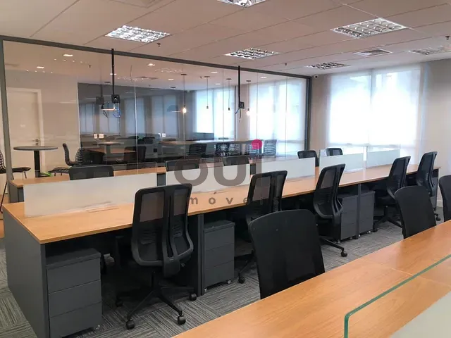 Conjunto comercial para alugar, no bairro Vila Olímpia em São Paulo