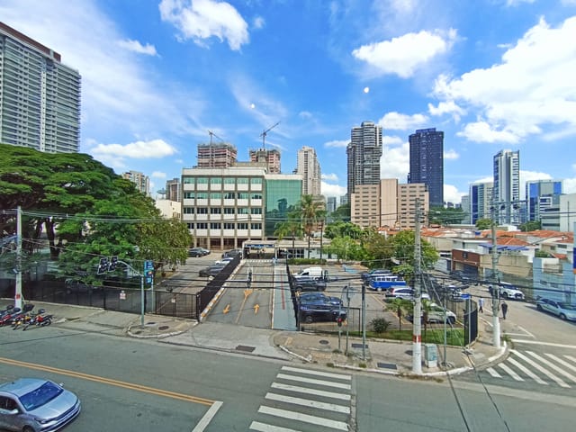 Conjunto comercial para alugar, no bairro Santo Amaro em São Paulo
