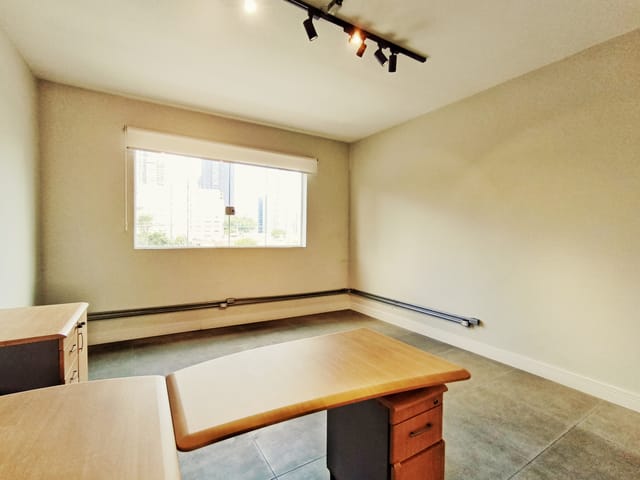 Conjunto comercial para alugar, no bairro Santo Amaro em São Paulo