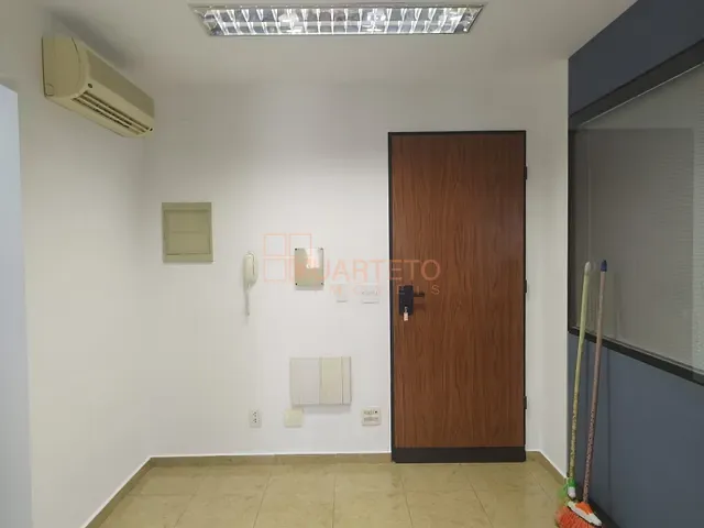 Conjunto comercial à venda, no bairro Saúde em São Paulo