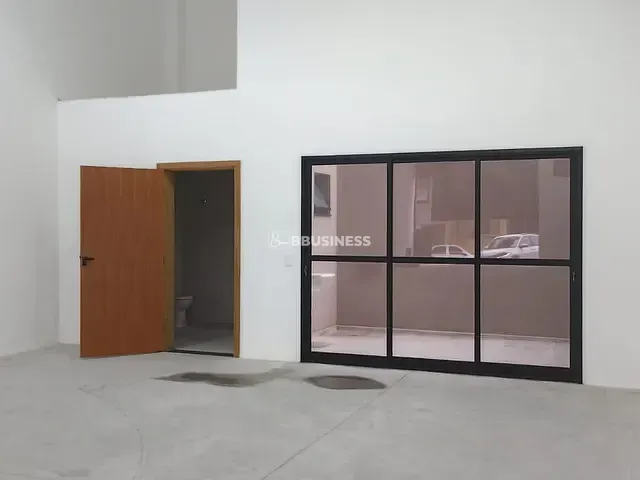 Galpão / Barracão com 180m², para alugar, no bairro Centro em São Caetano do Sul