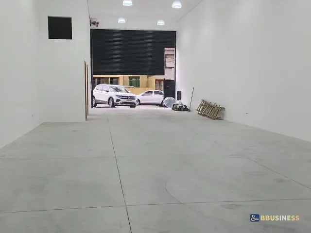 Galpão / Barracão com 180m², para alugar, no bairro Centro em São Caetano do Sul